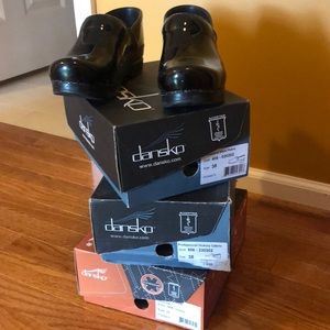 Dansko black patent clogs!  EUC Size 38